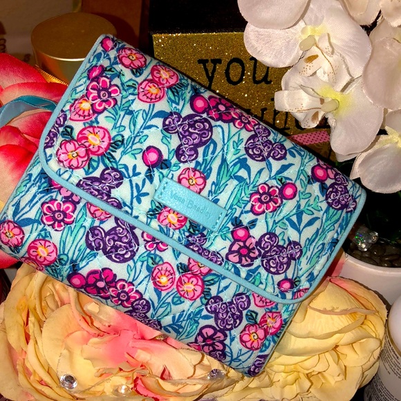 🌸💎🌸 💋Vera B x Disney Vibes💋 🌸💎🌸 Wallet - Picture 1 of 11